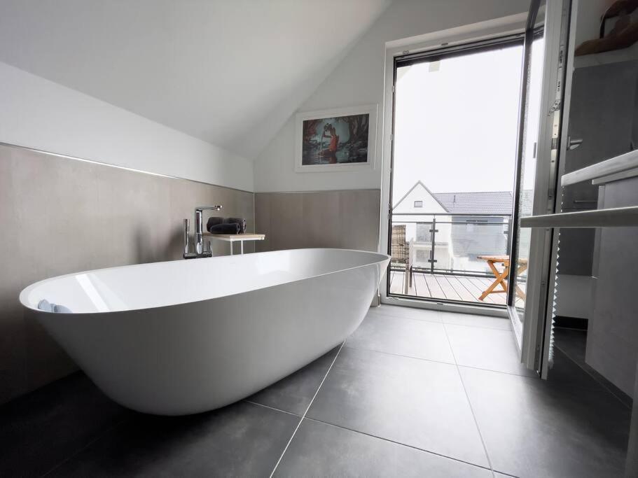 Villa Dreamy Vibes mit Privatem Pool&Rheinblick Niederkassel Exterior foto